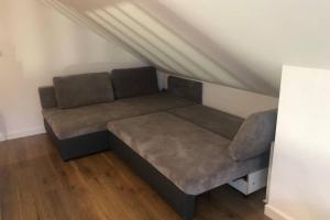Dwupoziomowy apartament nad jeziorem w lesie