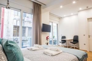 A25 Pristine & Sunny flat with balcony at downtown Athens