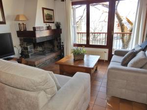 CASA UNIFAMILIAR 8 pax con jardín URTX - CERDANYA