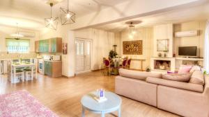 Villazia Exclusive Estate