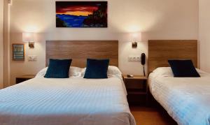 Hotels Hotel Courbet : photos des chambres
