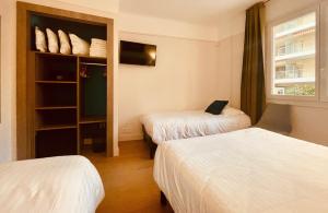 Hotels Hotel Courbet : photos des chambres