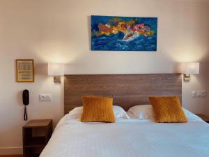Hotels Hotel Courbet : photos des chambres