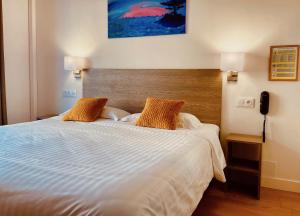 Hotels Hotel Courbet : photos des chambres