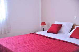 Family Apartment Vinja - privat garden - whirlpool