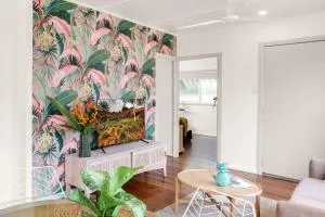 Tropicana Bungalow - Retro Getaway - 凯恩斯
