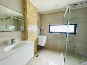 Phòng 2 giường đơn có ban công (Twin Room with Balcony)