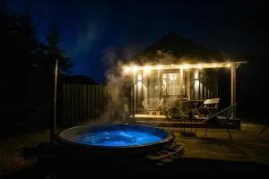 Gilė -'Virš Ąžuolų' - Forest SPA - Horses - Lake - Chalet - Luoba