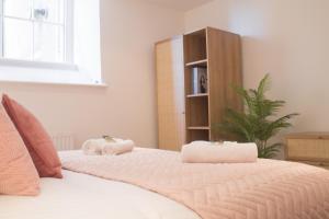 Kensington Chapel Apartment Bath