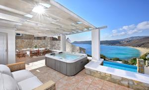 Luxurious Villa Ostria Myconos Greece