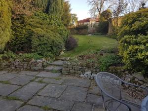 Cottage - Sleeps 4 - Pets Ok - Garden - Parking