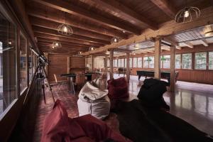 Alpine Base Hostel - Adults only