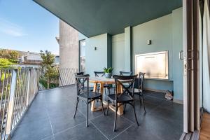 17 Marine, 2 Bedroom Sea-Facing Apt101