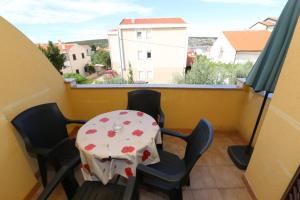 Apartment in Stara Novalja with sea view, balcony, air conditioning, WiFi (4897-1)