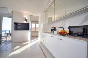 Apartament Perłowy SeaView by Rent like home