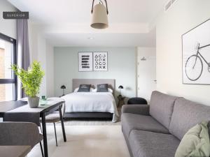 Limehome Sevilla Calle Torcuato Luca de Tena - Digital Access