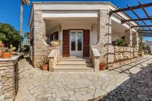 Residenza Artistica by BarbarHouse - Torre Chianca