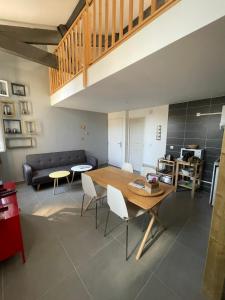 Les logis des Vignobles Sainte Emilion en Duplex n 3 avec terrasse - 3hvězdičkové hotely ve městě Saint-Émilion