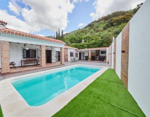 Cubos Finca El Nogal de los Montes de Malaga