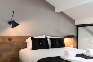 Modern Loft with AC in Downtown Porto by LovelyStay