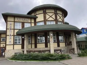 Готель "Опалковий Замок" - Hatne