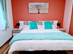 VV Casa Vivaldi Las Palmas "by henrypole home"