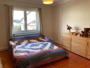 Baeckerei Mueller - große Unterkunft mit mid century Charme, zentral, sehr gut für Familien, privat, Stadt&Natur, Café im Haus