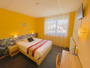 Hotels Hotel Le Ronchamp : Chambre Double avec Salle de Bains Privative