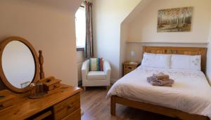 Barrymor Twin, Family and Double Room