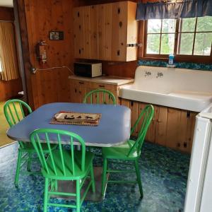 Two-Bedroom House room in Birchwood Resort #9 - Hiller Vacation Homes cottage