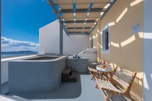 Exclusive Plan Suites Santorini Greece