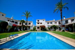 Oasis Parc 45 by CARLOSFERIEN