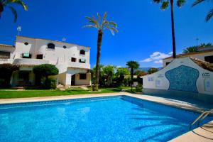 Oasis Parc 45 by CARLOSFERIEN