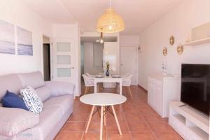 Apartamento nuevo junto a la playa vistas al mar