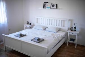 Holiday Home Pearl in Stone with Heated Pool