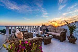 Guest house AllineedDubrovnik Choose between Double room or penthouse or studio apartments FREE PARKING