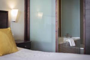Hotels Best Western Plus Le Canard sur le Toit : Chambre Standard Lit Queen-Size