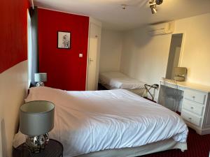 Hotels La Tablee Medievale : Chambre Triple - Non remboursable