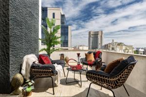 Qult - The Aristocrat