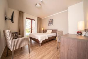 Tiek Apartments