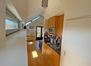 Kinvara Suites No 1 First Floor by Trident Holiday Homes