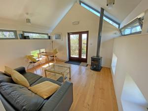 Kinvara Suites No 2 Top Floor by Trident Holiday Homes