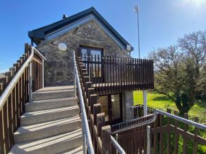Kinvara Suites No 2 Top Floor by Trident Holiday Homes