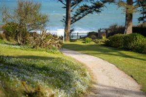 Maenporth Road, Falmouth, TR11 5HT, England.