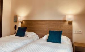 Hotels Hotel Courbet : photos des chambres