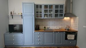 Black Gate - 2 Bedroom Apartment in the Heart of Old Town with Free Private Secured Parking