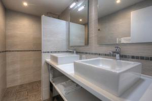 Hotels Hotel Le Nautile : photos des chambres