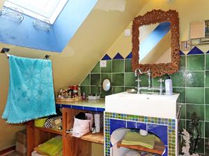 Maisons de vacances Holiday Home d'artistes by Interhome : photos des chambres