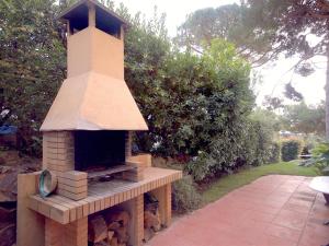 LETS HOLIDAYS Lovely garden house in mar menuda