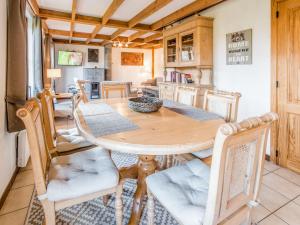 Holiday Home Vissershuisje 178 with parking by Interhome